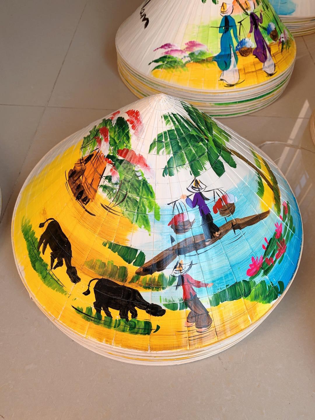 Handwoven Palm leaf hat natural material 100% - made in Vietnam